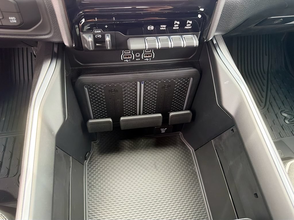 New 2026 RAM 3500 Laramie w/ Night Edition AWD/4WD image 28