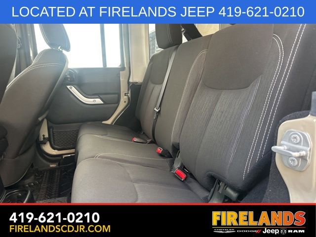 Used 2017 Jeep Wrangler Unlimited Rubicon w/ Connectivity Group AWD/4WD image 5