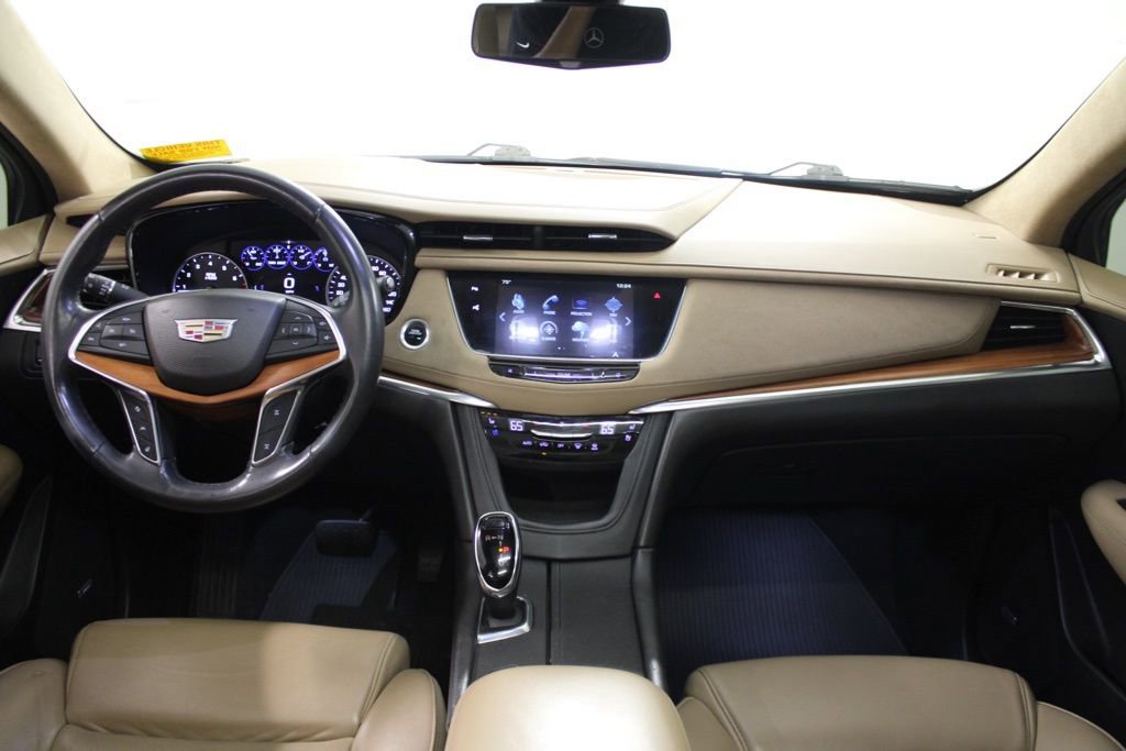 Used 2017 Cadillac XT5 Platinum w/ Driver Assist Package AWD/4WD image 41