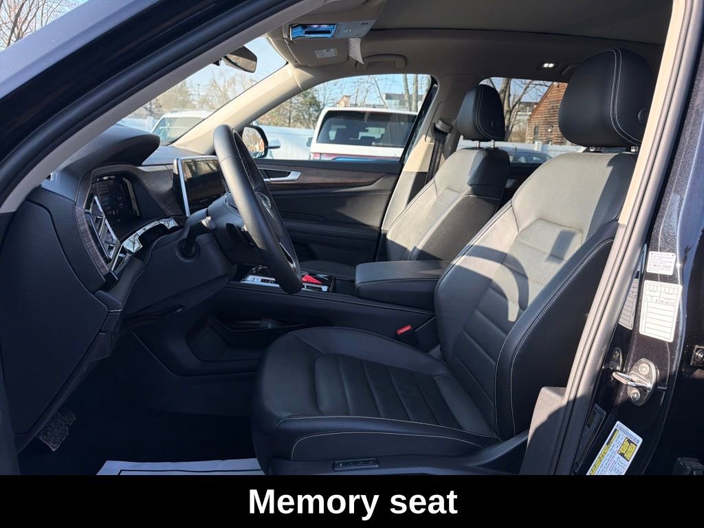 Used 2025 Volkswagen Atlas SEL image 10