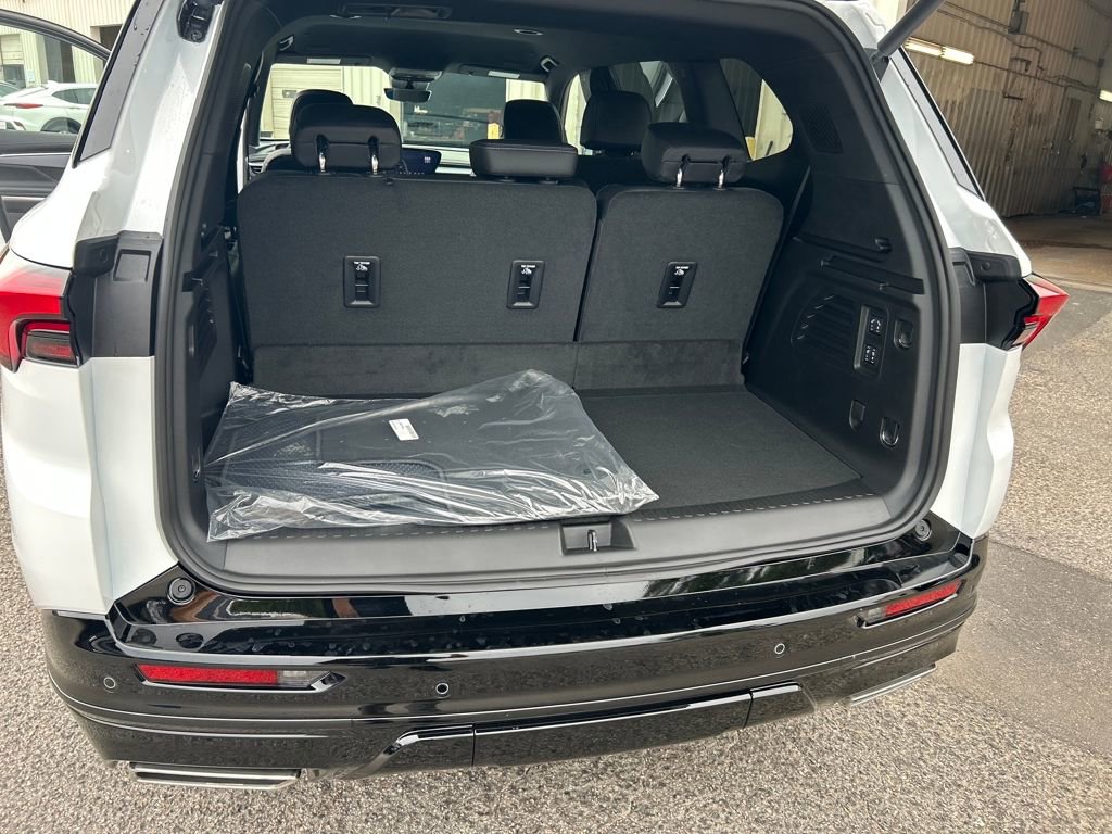 New 2026 Buick Enclave Sport Touring w/ Power Package image 28