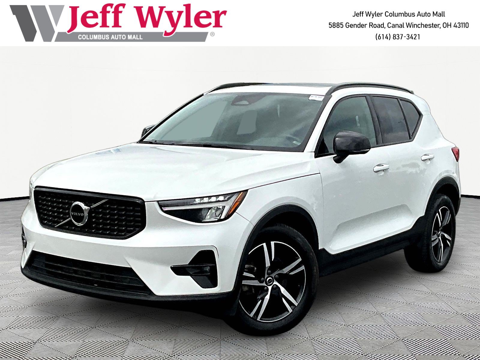 Used 2023 Volvo XC40 B5 Plus
