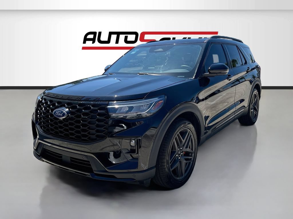 Used 2025 Ford Explorer ST AWD/4WD image 3