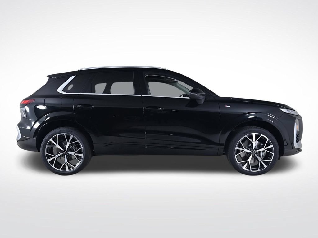 New 2026 Audi Q3 quattro 2.0T AWD/4WD image 6