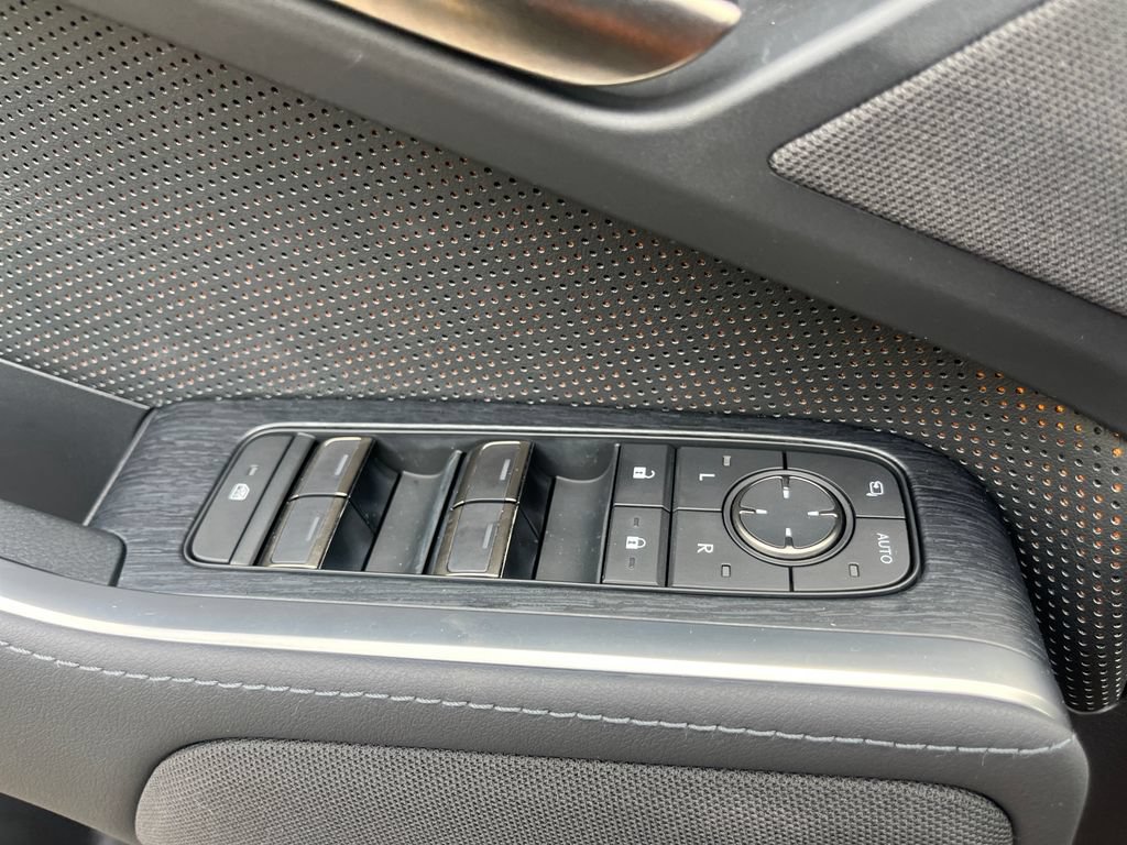 Used 2025 Lexus GX 550 w/ Accessory Package (Z1) AWD/4WD image 11