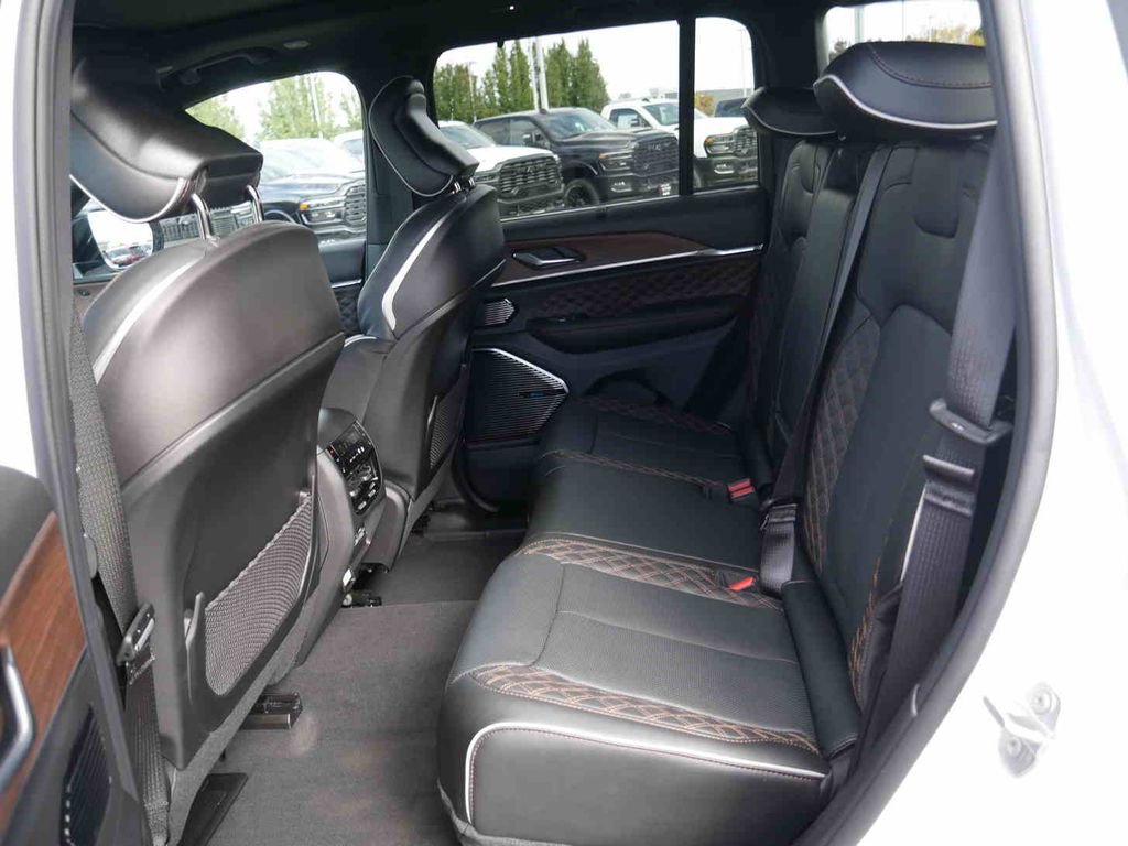 New 2025 Jeep Grand Cherokee Summit w/ Adv Protech Group IV image 11