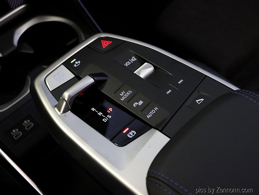 Used 2026 BMW X1 M35i w/ Technology Package image 15