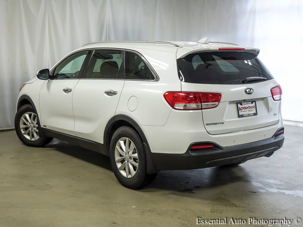 Used 2017 Kia Sorento AWD w/ LX Convenience Package image 8