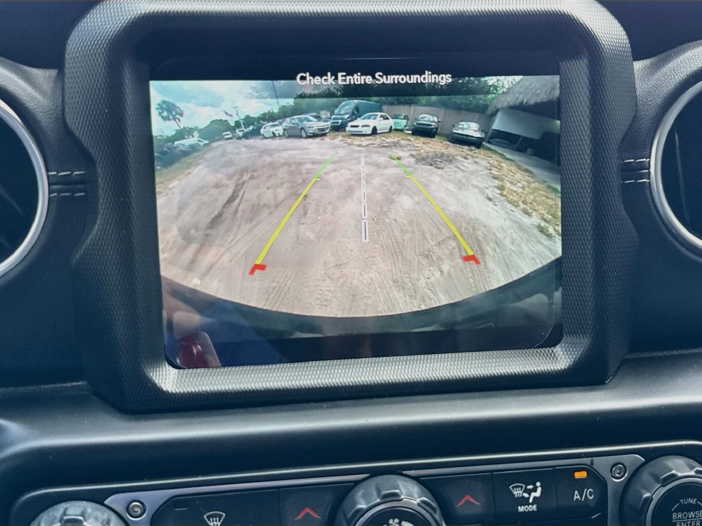 Certified 2022 Jeep Wrangler Unlimited Sahara AWD/4WD image 15