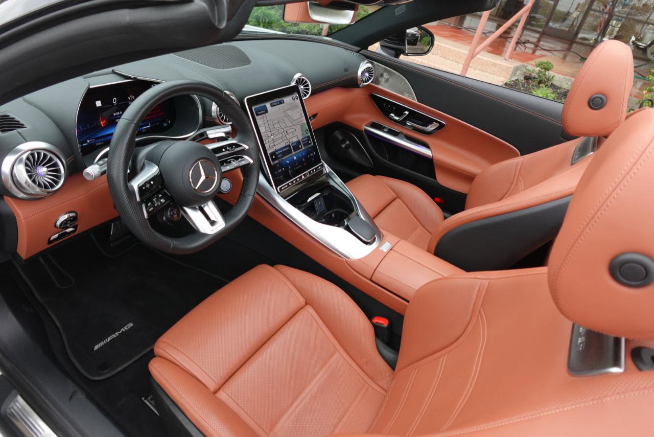 Used 2024 Mercedes-Benz SL 55 AMG 4MATIC image 11