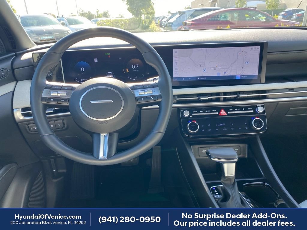 Certified 2025 Hyundai Santa Cruz Limited AWD/4WD image 3