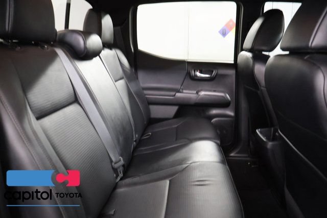 Used 2019 Toyota Tacoma TRD Off-Road w/ TRD Premium Off Road Package AWD/4WD image 30