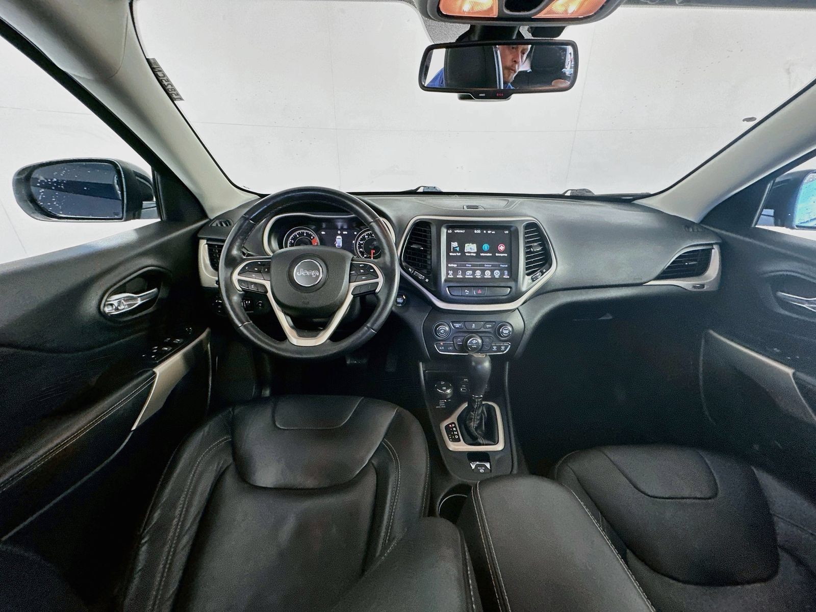 Used 2018 Jeep Cherokee Limited AWD/4WD image 22