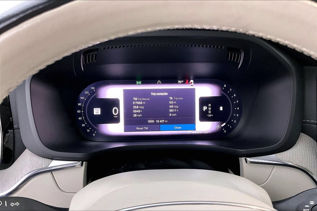 Certified 2024 Volvo XC60 B5 Ultimate w/ Protection Package Premier AWD/4WD image 27
