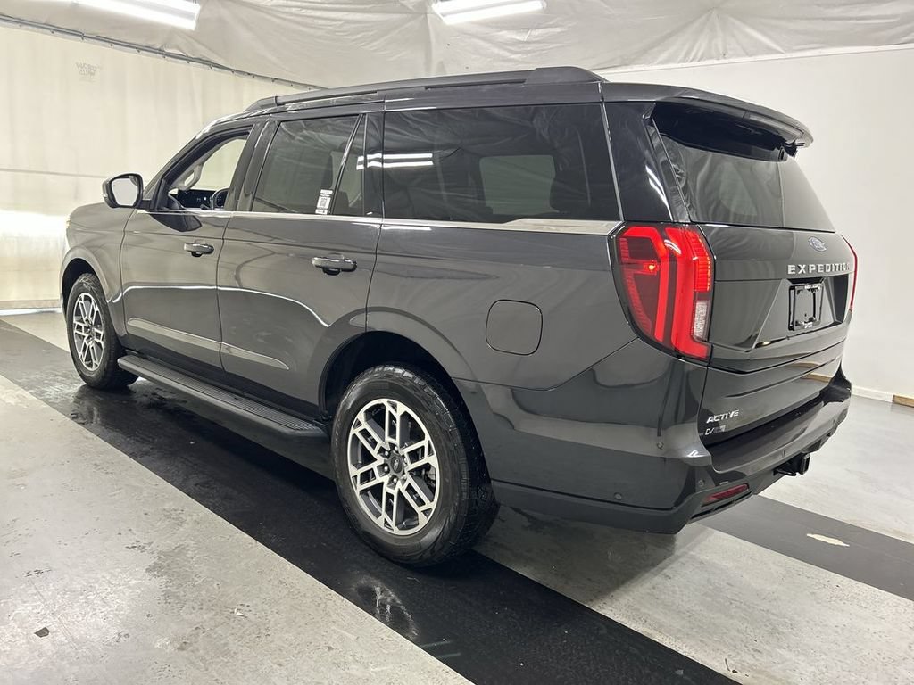 Used 2025 Ford Expedition Active AWD/4WD image 7
