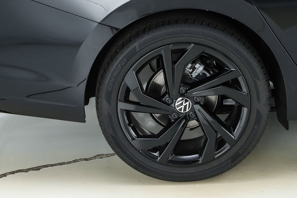 New 2026 Volkswagen Jetta SE FWD image 13
