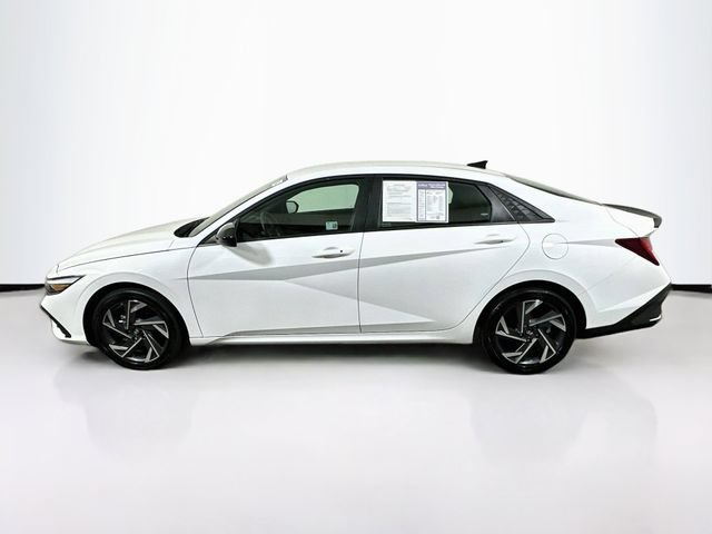 Used 2025 Hyundai Elantra SEL FWD image 5