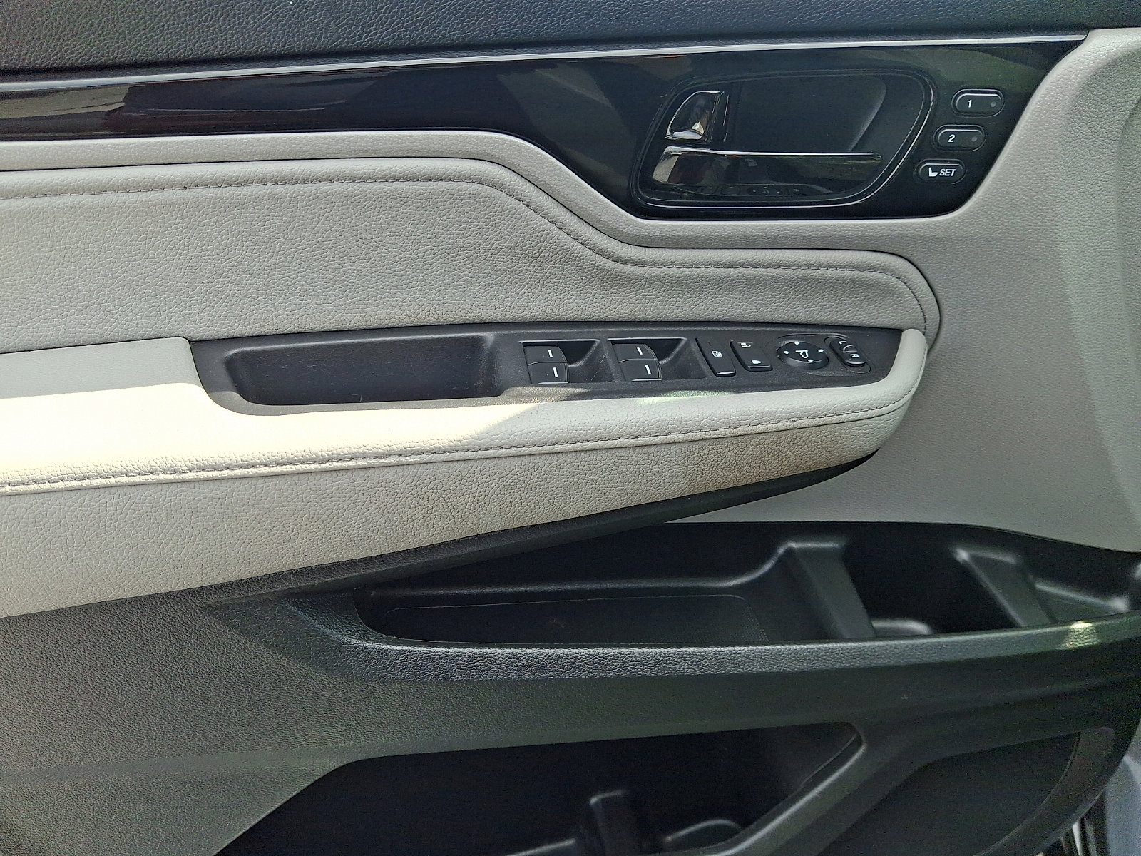 Used 2023 Honda Odyssey Touring image 13