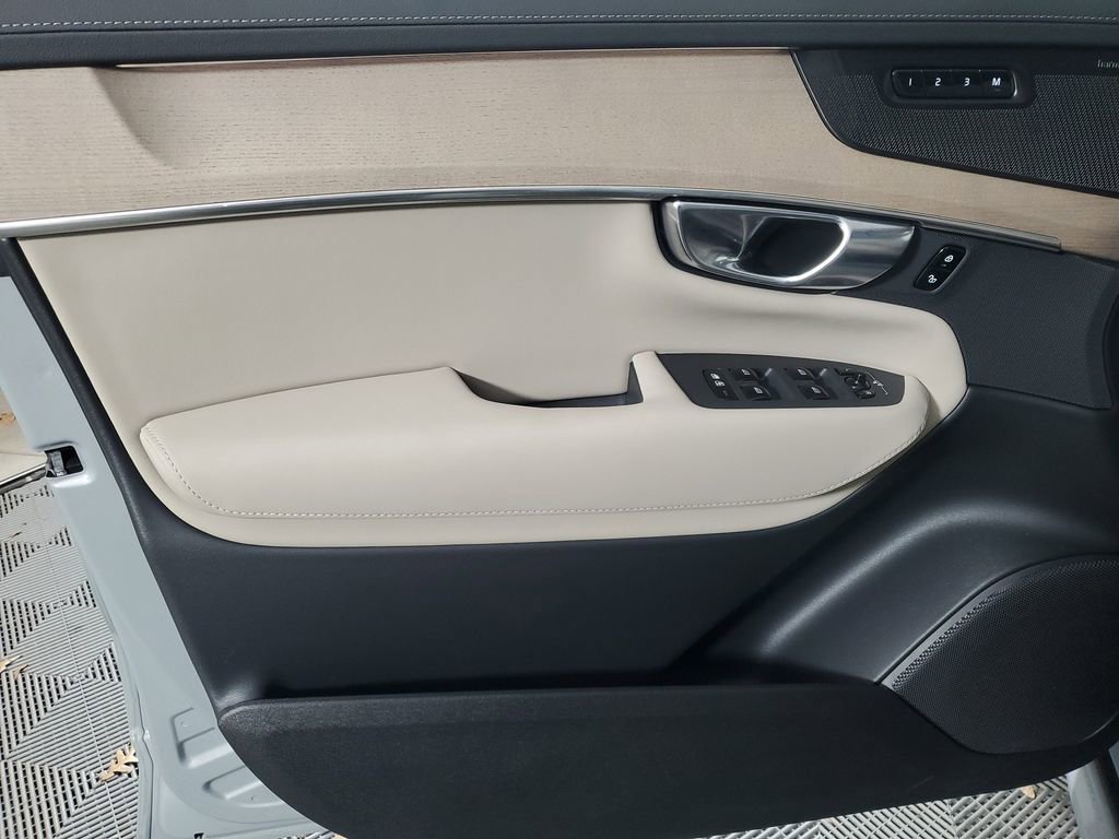 Certified 2026 Volvo XC90 B6 Plus w/ Protection Package Premier image 22