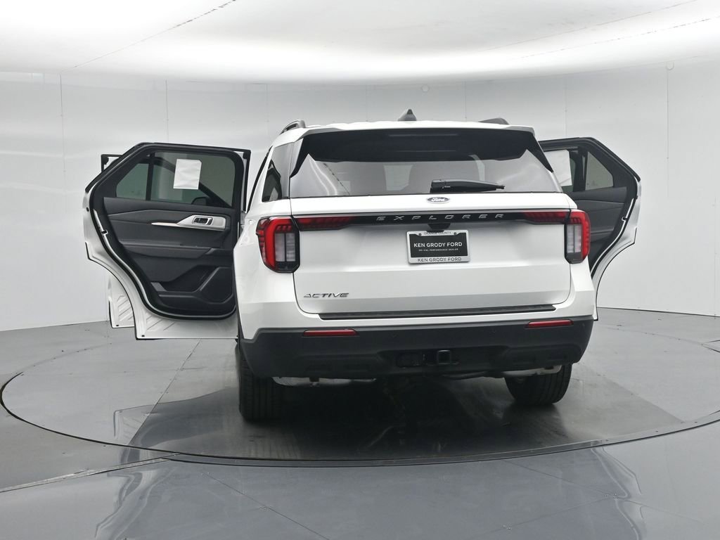 New 2026 Ford Explorer Active RWD image 33