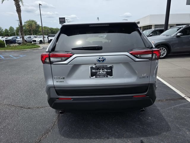 Used 2024 Toyota RAV4 LE AWD/4WD image 8