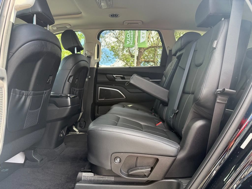 Used 2024 Kia Telluride EX AWD/4WD image 16