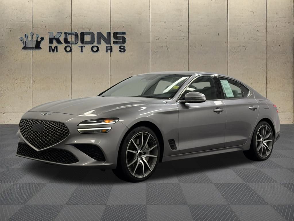 Used 2024 Genesis G70 2.5T image 1