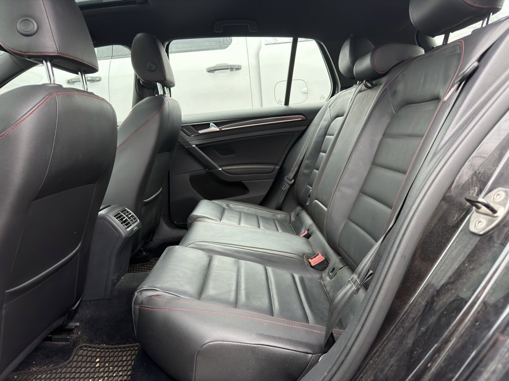 Used 2016 Volkswagen Golf 4-Door image 6