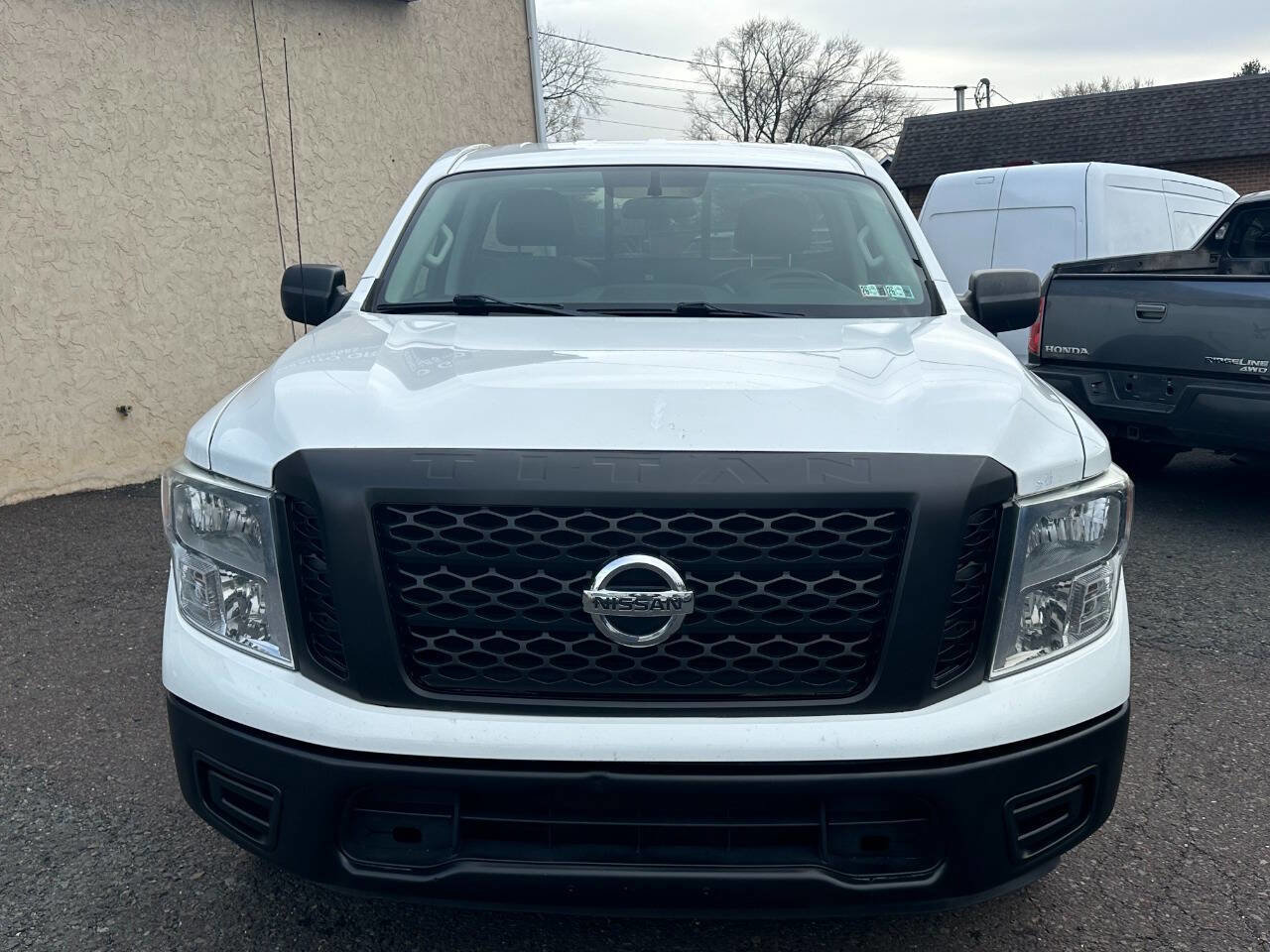 Used 2017 Nissan Titan S image 2