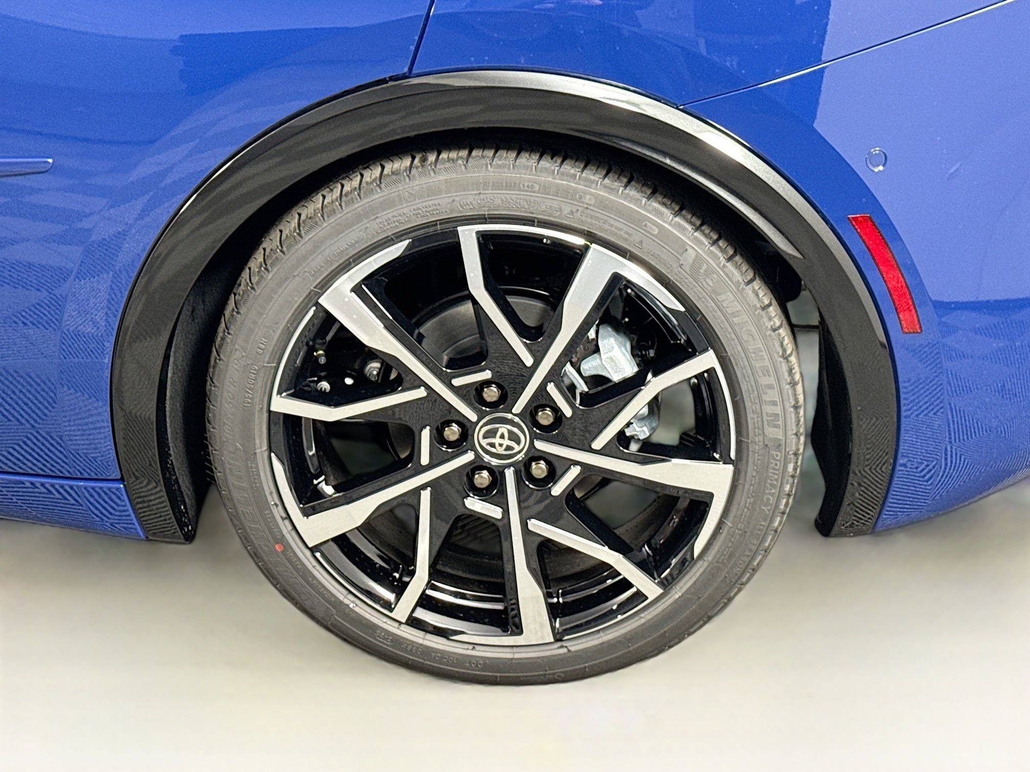 New 2026 Toyota Prius Plug-In Hybrid FWD image 9