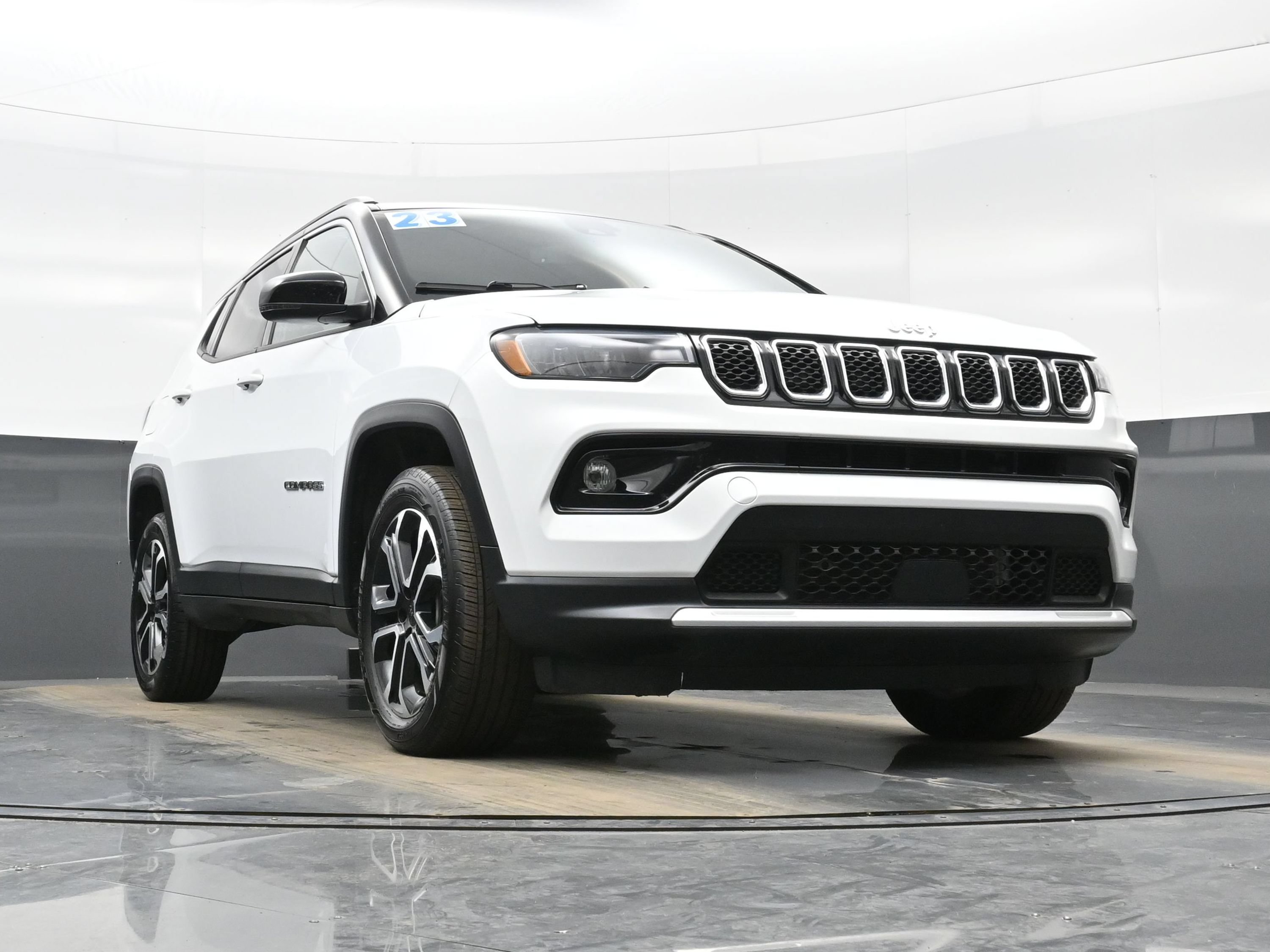 Used 2023 Jeep Compass Limited w/ Sun and Sound Group AWD/4WD image 35