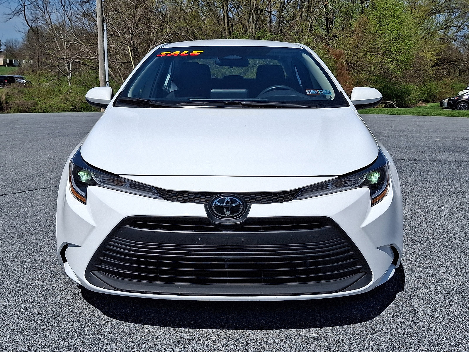 Used 2023 Toyota Corolla LE FWD image 2
