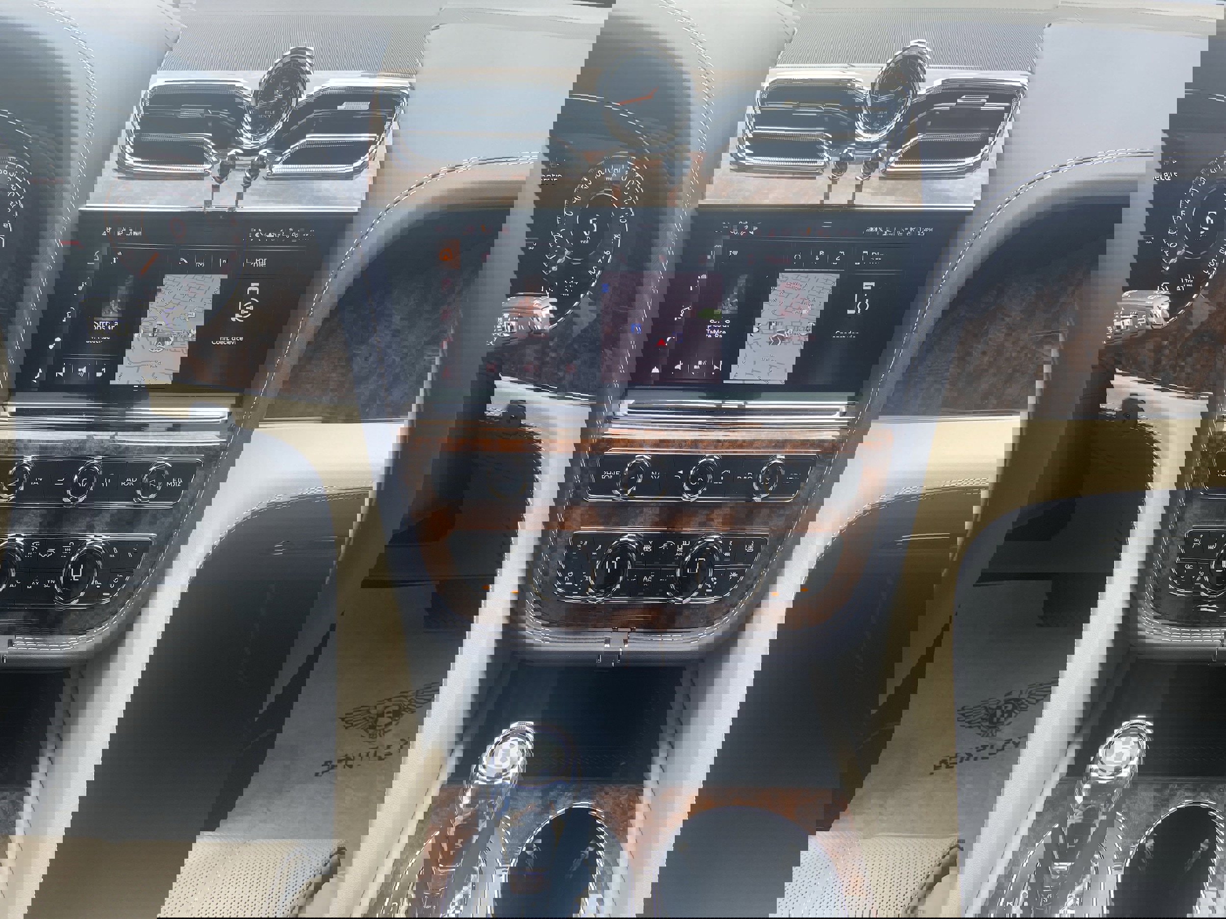 New 2025 Bentley Bentayga Extended Wheelbase image 17