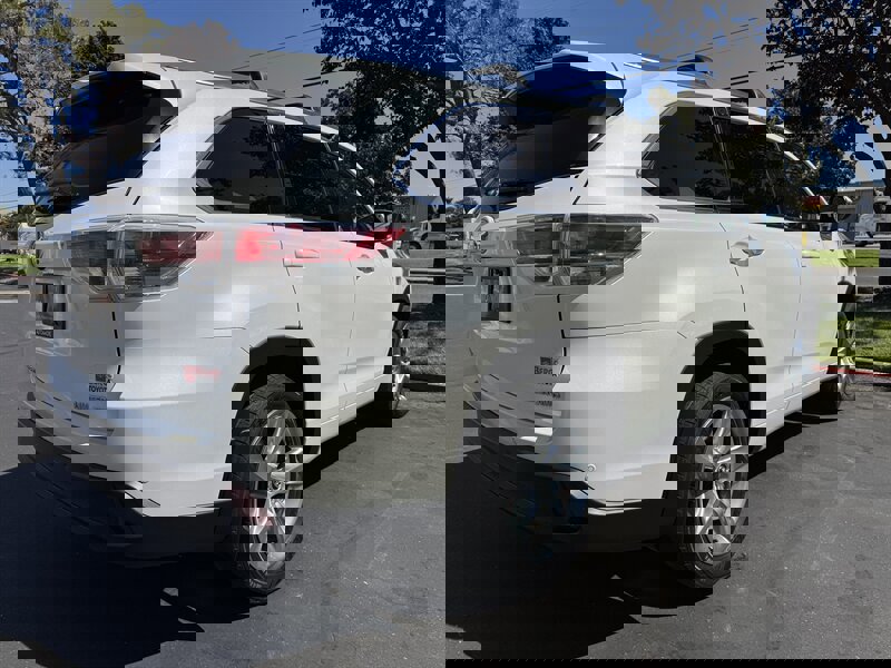 Used 2016 Toyota Highlander Limited image 13