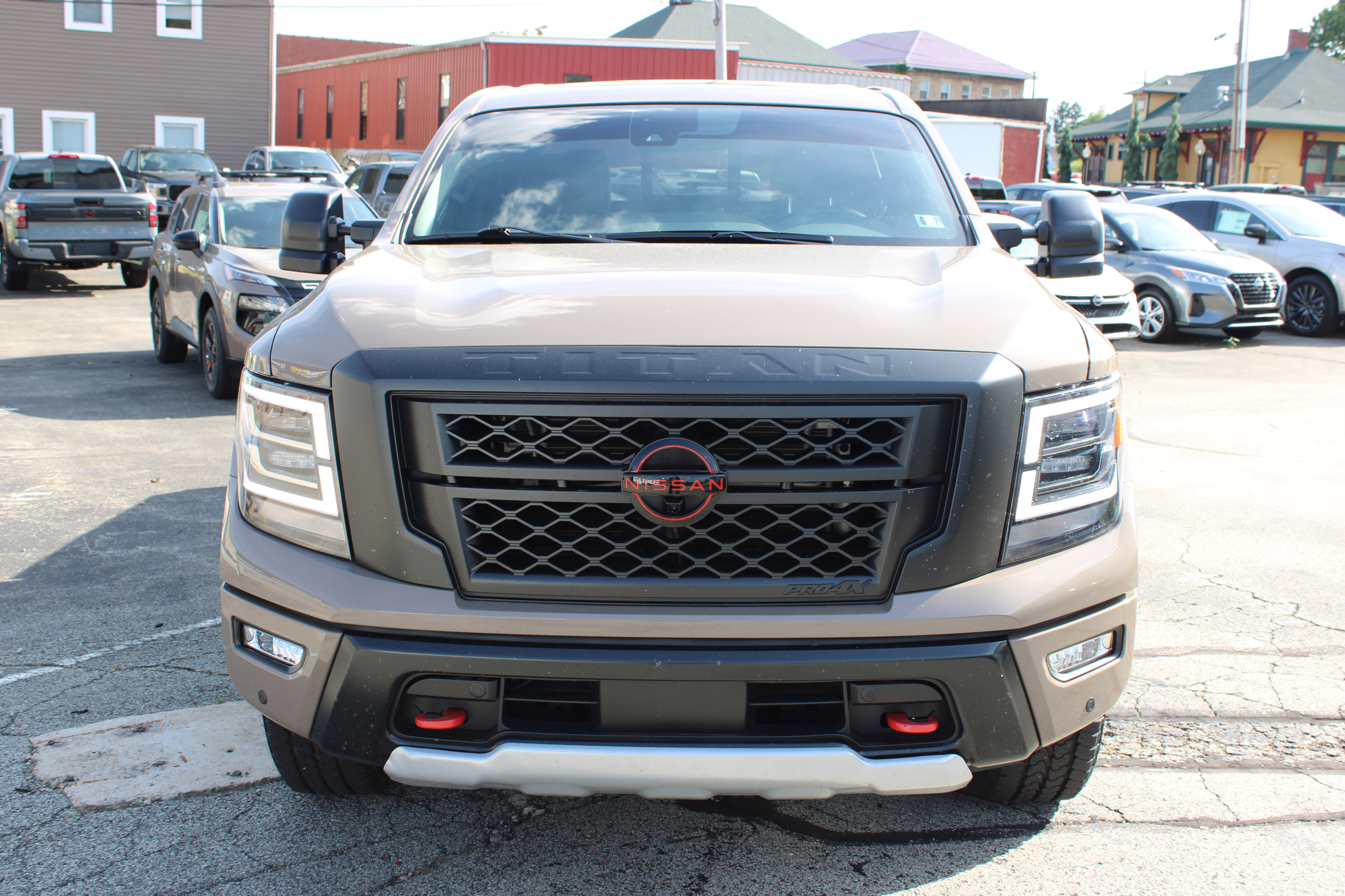 Certified 2024 Nissan Titan PRO-4X w/ Pro-4x Convenience Package AWD/4WD image 11