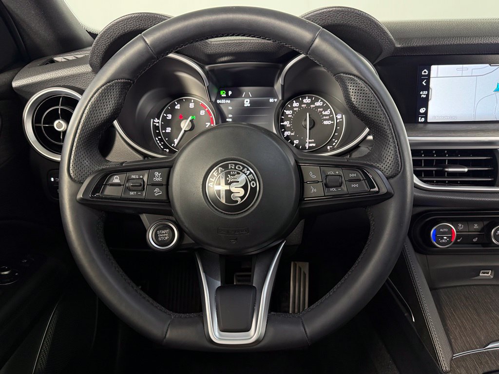 Used 2023 Alfa Romeo Stelvio Ti AWD/4WD image 14