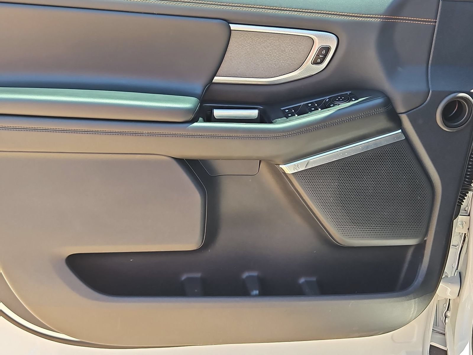 Used 2025 Ford Expedition Tremor AWD/4WD image 12