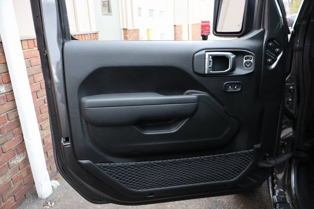 New 2025 Jeep Gladiator Sport AWD/4WD image 9