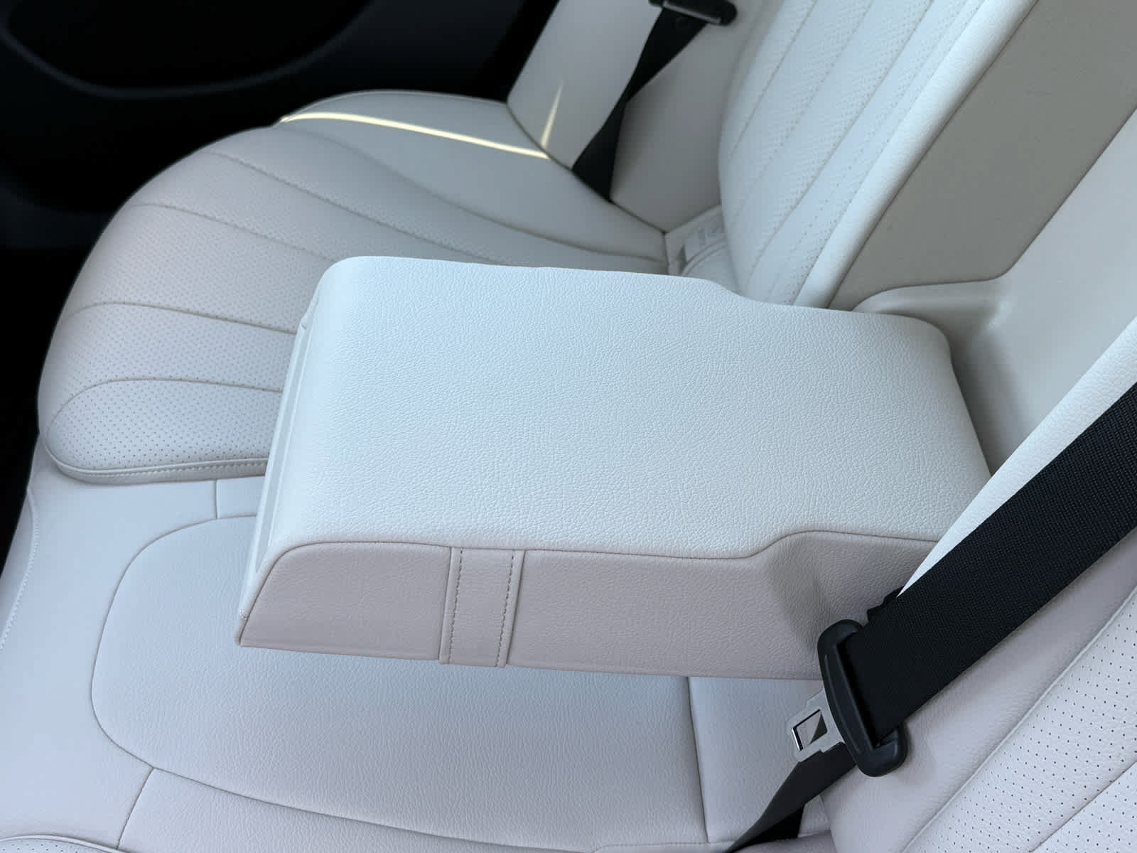 Certified 2026 Mercedes-Benz E 350 4MATIC Sedan image 35