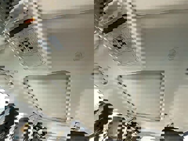 Used 2020 Land Rover Defender 110 SE image 26