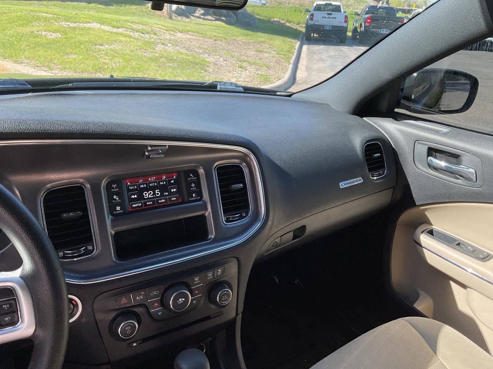 Used 2014 Dodge Charger SE RWD image 27