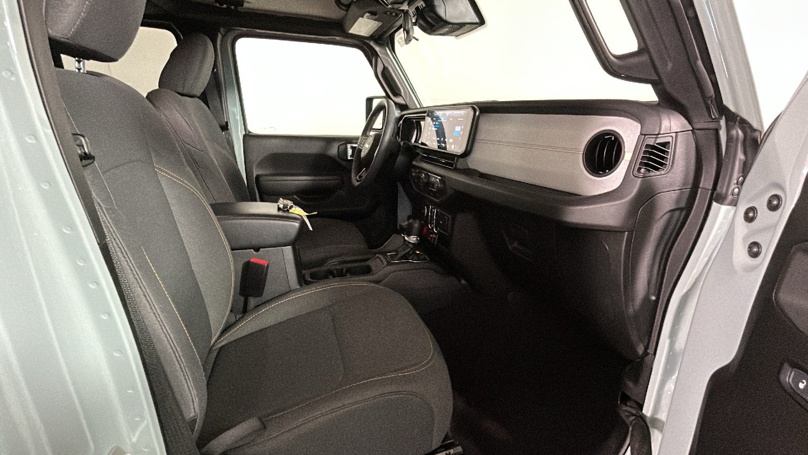 Used 2024 Jeep Wrangler Unlimited AWD/4WD image 36
