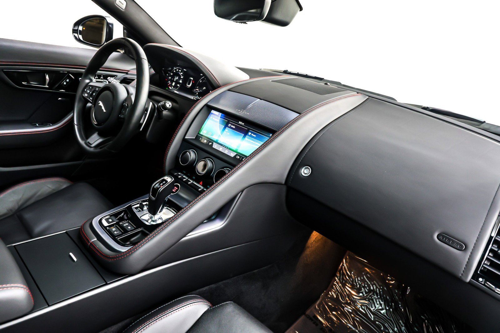 Used 2023 Jaguar F-TYPE R-Dynamic image 18