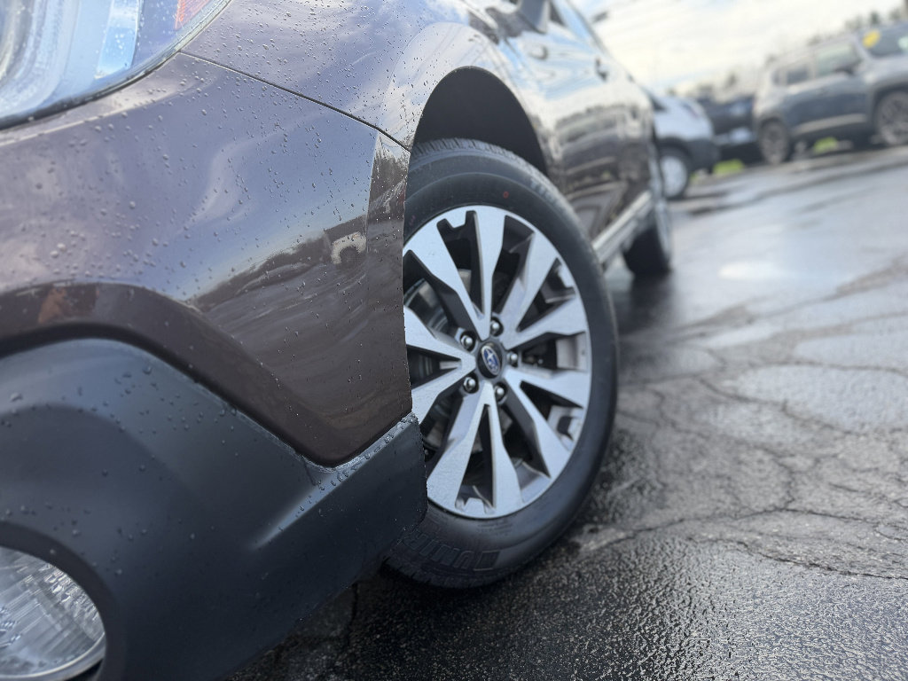 Used 2019 Subaru Outback 3.6R Touring image 2