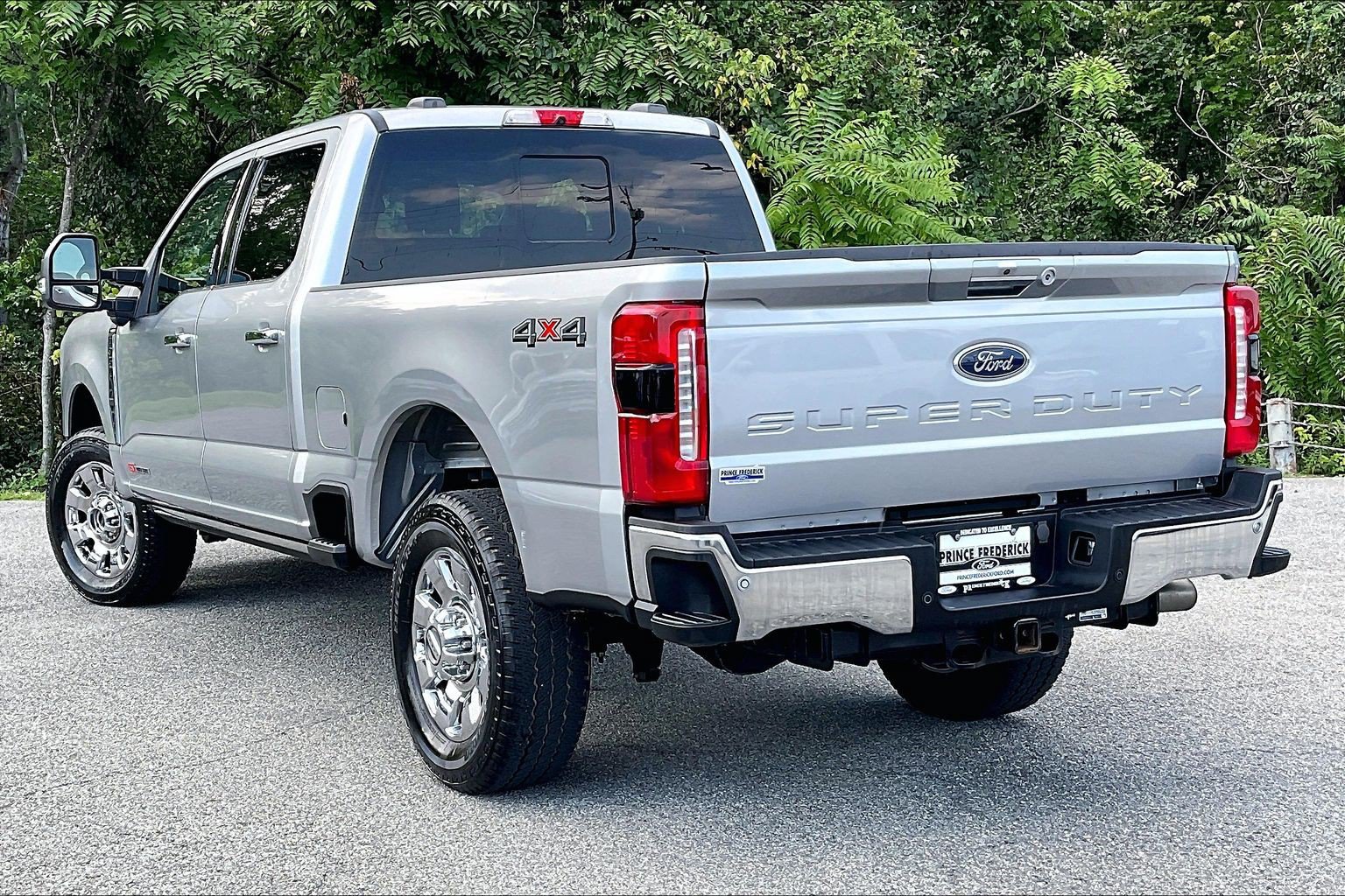 Used 2024 Ford F350 Lariat w/ Lariat Ultimate Package AWD/4WD image 12