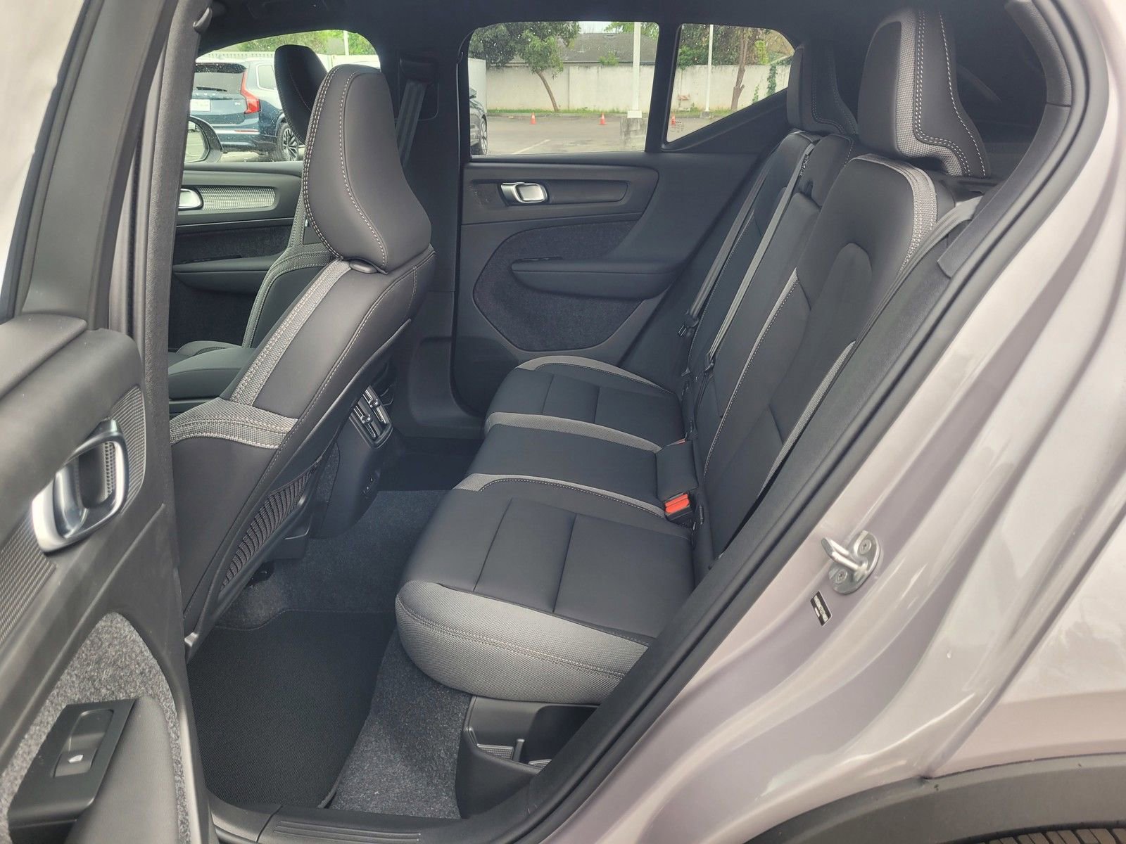 New 2026 Volvo EX40 Plus w/ Climate Package image 11