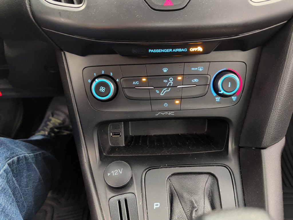 Used 2018 Ford Focus SE FWD image 21
