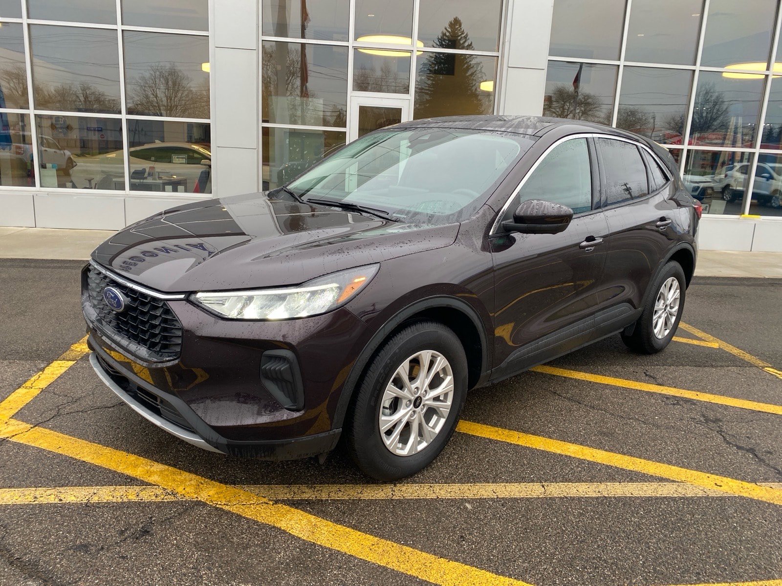 Used 2023 Ford Escape Active w/ Tech Pack #2 AWD/4WD image 1