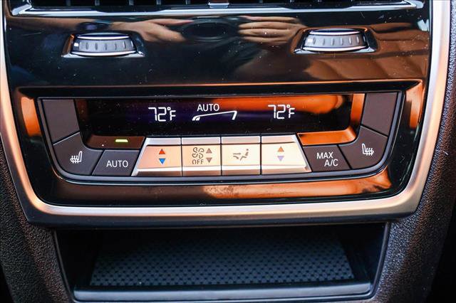 Used 2025 BMW X7 M60i w/ Climate Comfort Package image 23