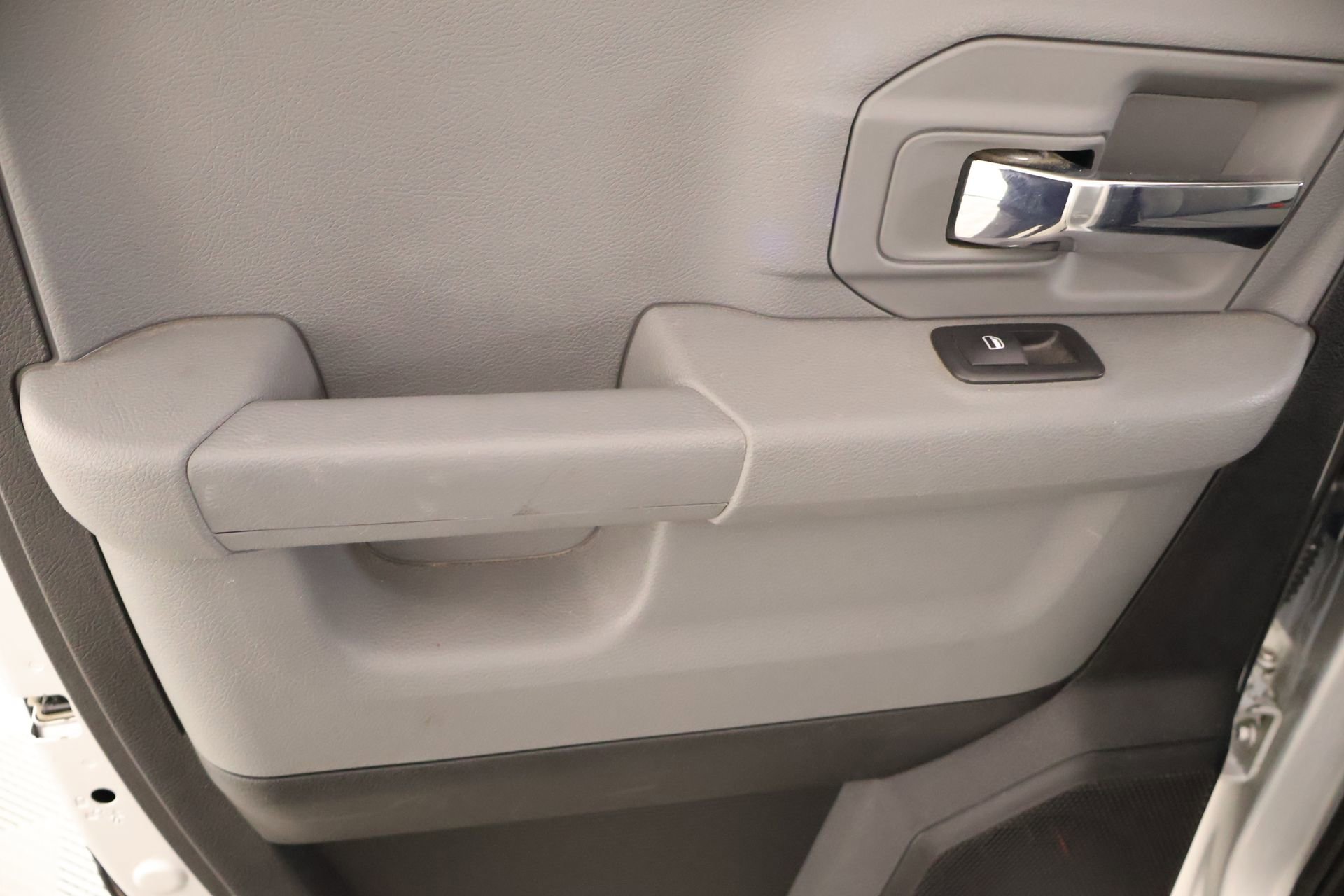 Used 2018 RAM 1500 Classic SLT image 15